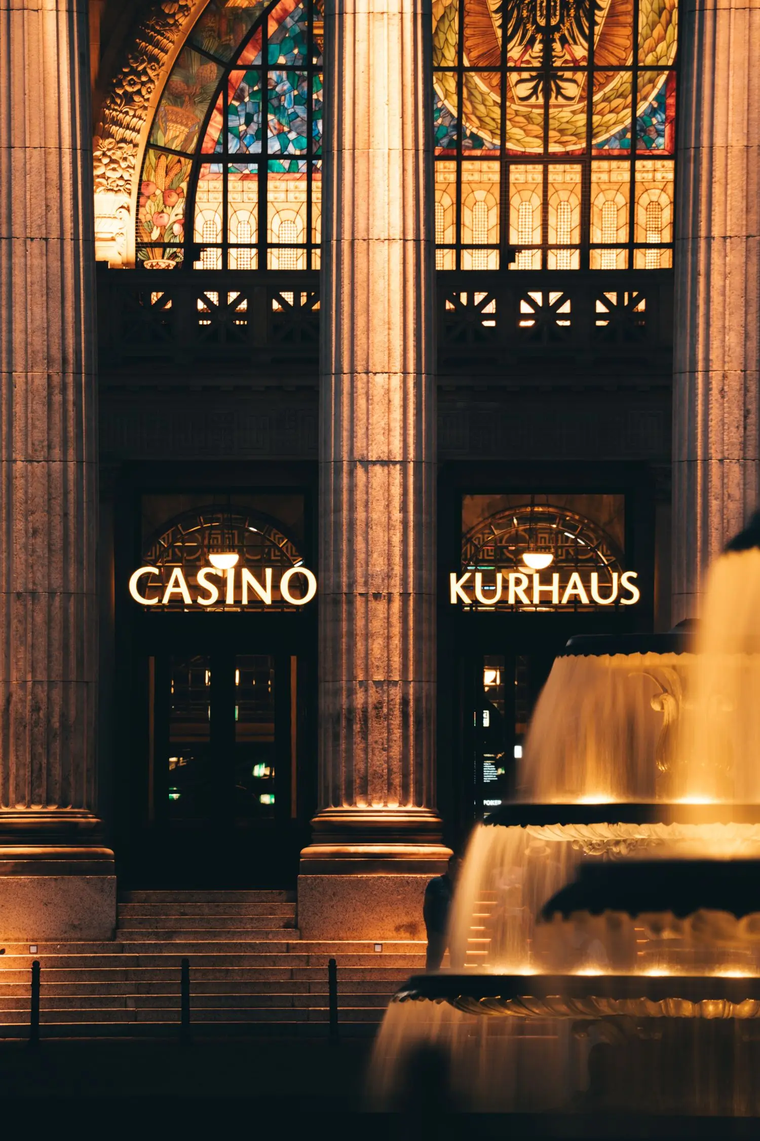 Dorquellanluxehotel Exterieur bei Nacht